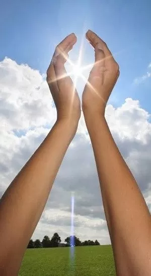 picture a shine in hand